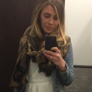 Meet your Posher, Aneysha